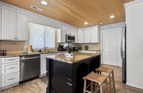 Oceanside House | Fall Special! Home inside Sea Pines! 3min walk to Beach. Private Pool-Hot Tub