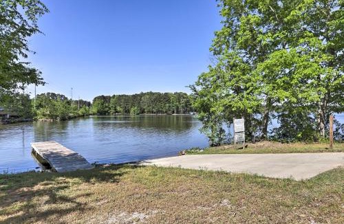 Eatonton House | Family-Friendly Home w/Lake Oconee Access + Patio
