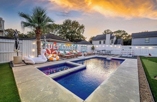 South Shore Harbour House | Family Luxury Villa w/Pool & Game Room Pet OK