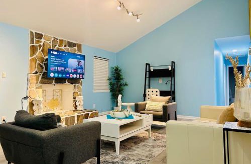 Charlotte House | Family Retreat in Pineville near South Park & Ballantyne