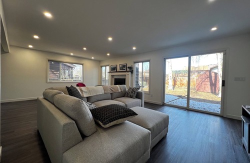 Turnagain House | Family sized home minutes from the airport. Your Alaska base camp!