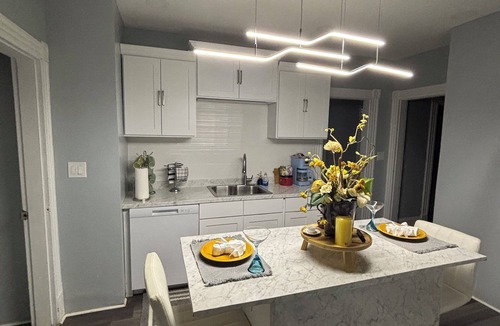 East Hartford Apartment | Fantastic 3-bedroom apartment with AC in East Hartford