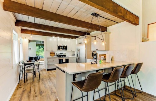 Olga House | Fantastic Waterfront Retreat in Eastsound with Expansive Deck and Stylish Interior - Dog Friendly