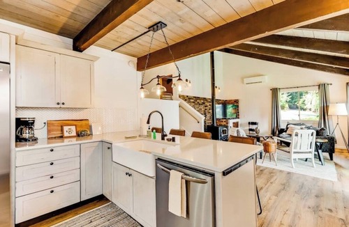 Olga House | Fantastic Waterfront Retreat in Eastsound with Expansive Deck and Stylish Interior - Dog Friendly