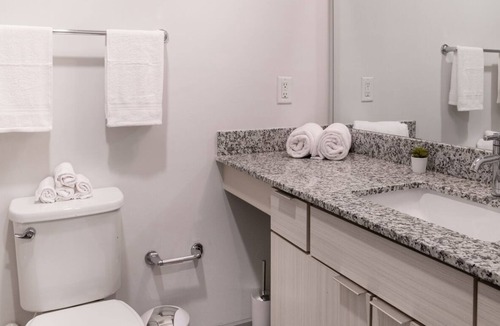 SoNo Apartment | Fascinating 2 Bed apartment located in SoNo neighborhood