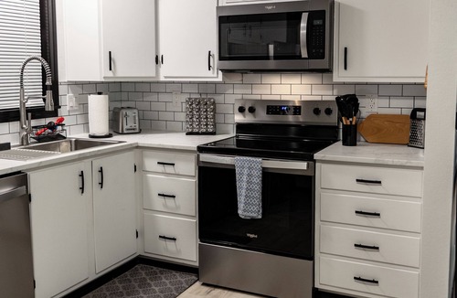 Bayshore - Klatt House | FAVORITE Cozy 2-bedroom house in a quiet neighborhood close to everything!