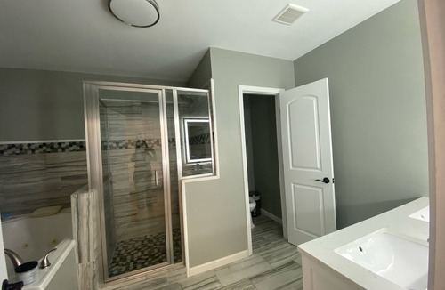Austell Cabin | FIFA Fan Stylish Retreat Lodge in Heart of it All! 9.4 miles from the Stadium.