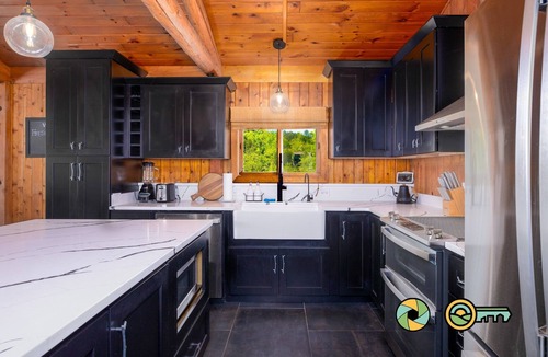 Basye Cabin | Fireside Chat - rustic luxury w/golf course and mtn views