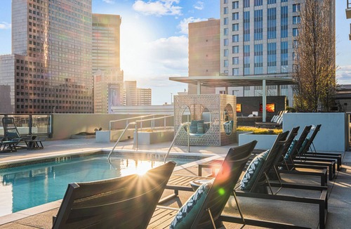 Peachtree Center House | FLASH SALE! Skyline Townhouse: 3BR Penthouse ATL | CityView, Gym, Pool & Terrace
