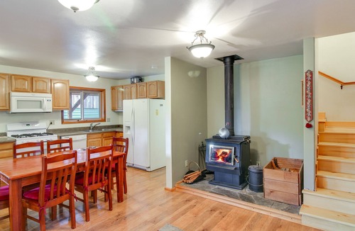 Coffman Cove Cabin | Forested Coffman Cove Cabin w/Wood-Burning Stove!