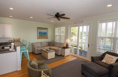 Saint Helena Island House | Four bed home w three full baths delivers 1,800 sq. ft. of Lowcountry Comfort