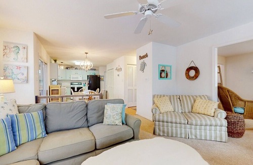 Ocean View House | Free Daily Activities, Bikes,Grill, Pool&Tennis, BHChairs, 5 MINUTES from Beach!