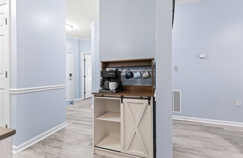 Vaught Condo | Free Golf Cart | Sleeps 8 | Beach Access | Pool