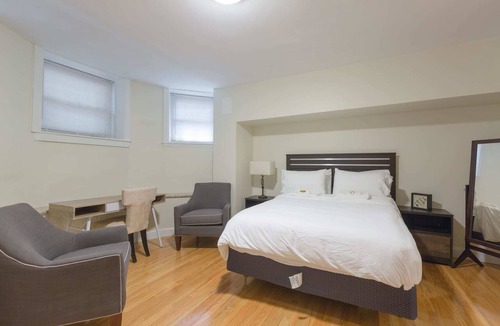 West Fens Apartment | Free Parking at 1 Bed Basement Apt, Near BU & MIT