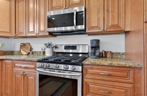 North Cambridge House | Free Parking Sleeps 10 3BD 3BA Amenities Holiday Home