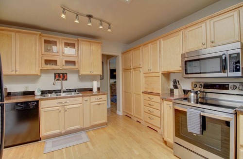 Nob Hill House | Freshly Refurbished Nob Hill Home