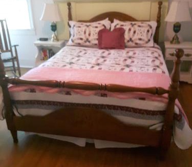 Stayner Bed & Breakfast | Gables Bed & Breakfast