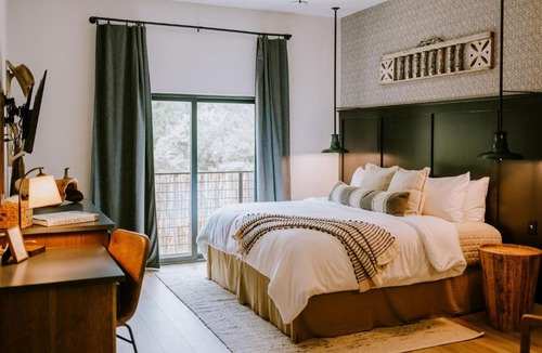 Wimberley House | Gaines Ranch Homestead, ADA-Accessible King Suite