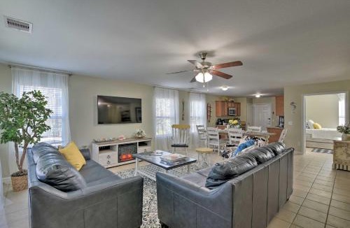 El Lago House | ‘Galloping Seahorse’ Seabrook Home ~ 4 Mi to NASA!