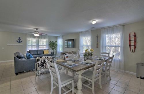El Lago House | ‘Galloping Seahorse’ Seabrook Home ~ 4 Mi to NASA!