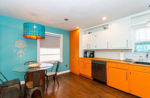 San Jacinto House | Galveston Multi-Unit Vacation Home Near Beach, Pleasure Pier & Restaurants!