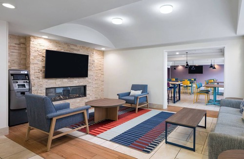 Augusta Hotel | Garner Hotel August West by IHG