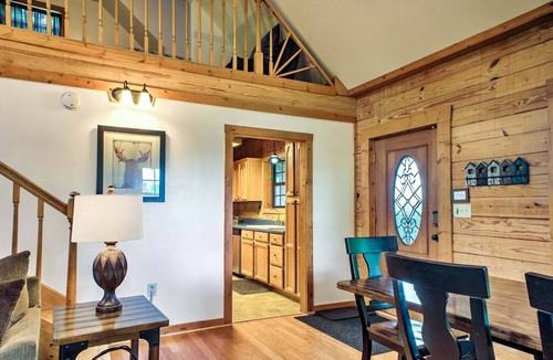 Canton Cabin | Glade Mountain Top Retreat | Pet Friendly Mountain-View Cabin w/Hot Tub, Sleeps 10