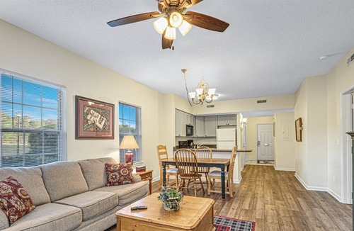 Red Hill Condo | GOLF COURSE 2 BEDROOM CONDO ESCAPE TO LEGENDS....