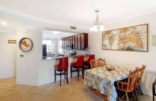 Lakewood Ranch Condo | Gorgeous lakefront 2nd floor condo in Lakewood National Golf club - The Artist's Way
