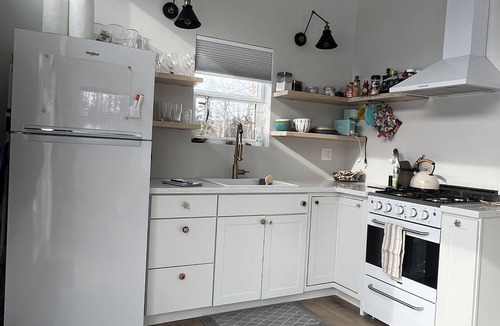Butte Cabin | Gorgeous Tiny home with stunning views. Access to Alaskas most renowned hiking