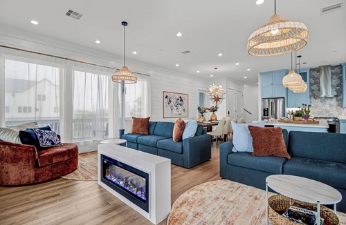 Galveston House | Grand Beach Retreat · First-Row East End Brand New Beachfront House · Sleeps 16
