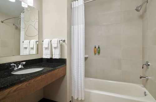 Webster Hotel | Great Wolf Lodge Webster