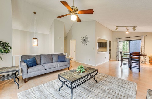 Mint Hill House | Group-Friendly Home w/Yard in Charlotte Suburbs!