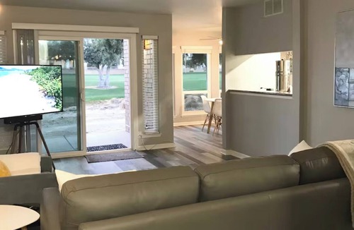 Winchester Condo | +Guard Gated Golf Course Front 1mi to Vegas Strip, Quiet Secure best kept secret