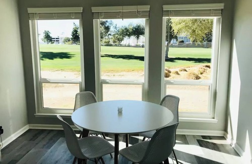 Winchester Condo | +Guard Gated Golf Course Front 1mi to Vegas Strip, Quiet Secure best kept secret