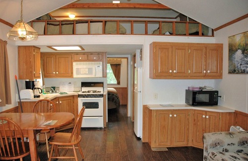 Cooper Landing Cabin | Gwin's Lodge Spruce Chalet #7