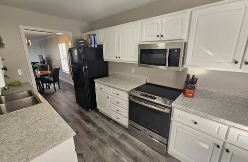 Harbison House | Hampton Oaks Hideaway