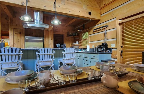 Cherokee Cabin | Harrah`s Casino & Sequoyah National - 6 minutes
