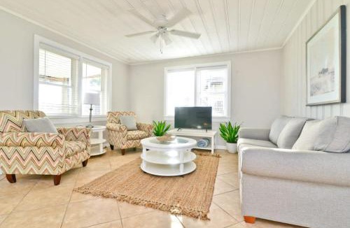 Cherry Grove Beach House | Hazels Castle Huge 2 in 1 Oceanfront House near Pier