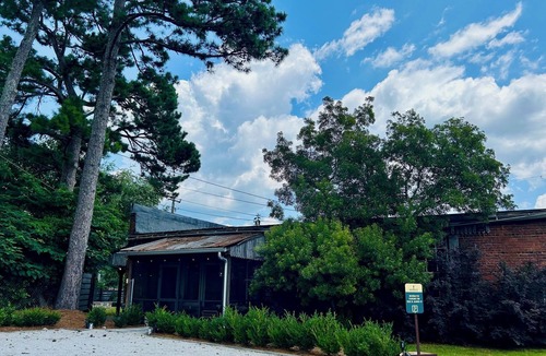 Eatonton House | Heartwood Loft B! A Unique Modern Cozy Loft in Downtown Eatonton