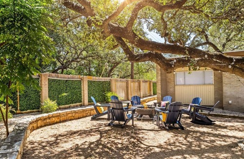 Medical Center District House | Heated Pool, Cabana, Fire Pit, Game Room & Arcade!