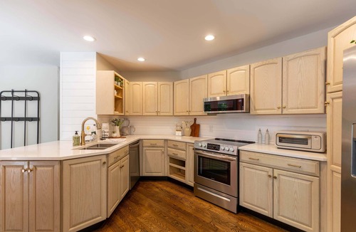 Lenoir House | Hidden Falls Retreat: Private, Blowing Rock, Hot Tub