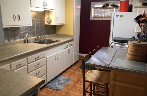 Yalecrest Apartment | Highspeed wifi; near University, public transit, genealogy library, ski resorts.