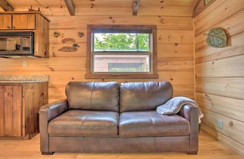 Mill Spring House | Hike, Sip & Unwind! Mill Spring Cabin Near Winery