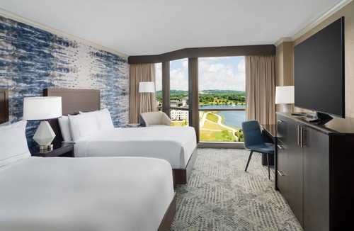 University Place Hotel | Hilton Charlotte University Place