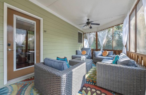 College Park Apartment | Historic College park w/Backyard porch & patio