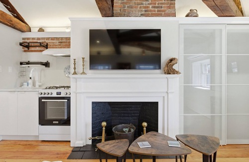 Marblehead Apartment | Historical flat - Old Town Marblehead- 5 min to Salem/Beach. Best location!