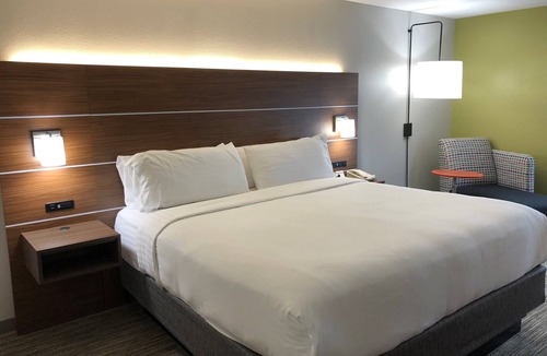 Stone Mountain Hotel | Holiday Inn Express Atlanta-Stone Mountain by IHG