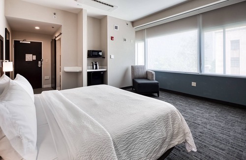 Downtown Kansas City Hotel | Holiday Inn Express Kansas City Downtown by IHG