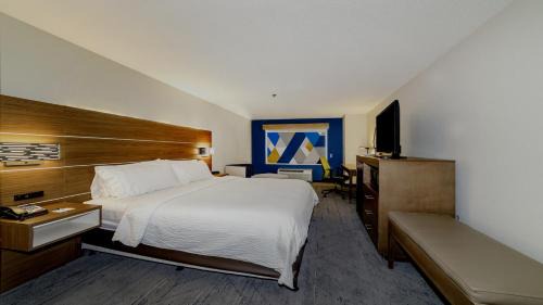 Walterboro Hotel | Holiday Inn Express & Suites Walterboro by IHG